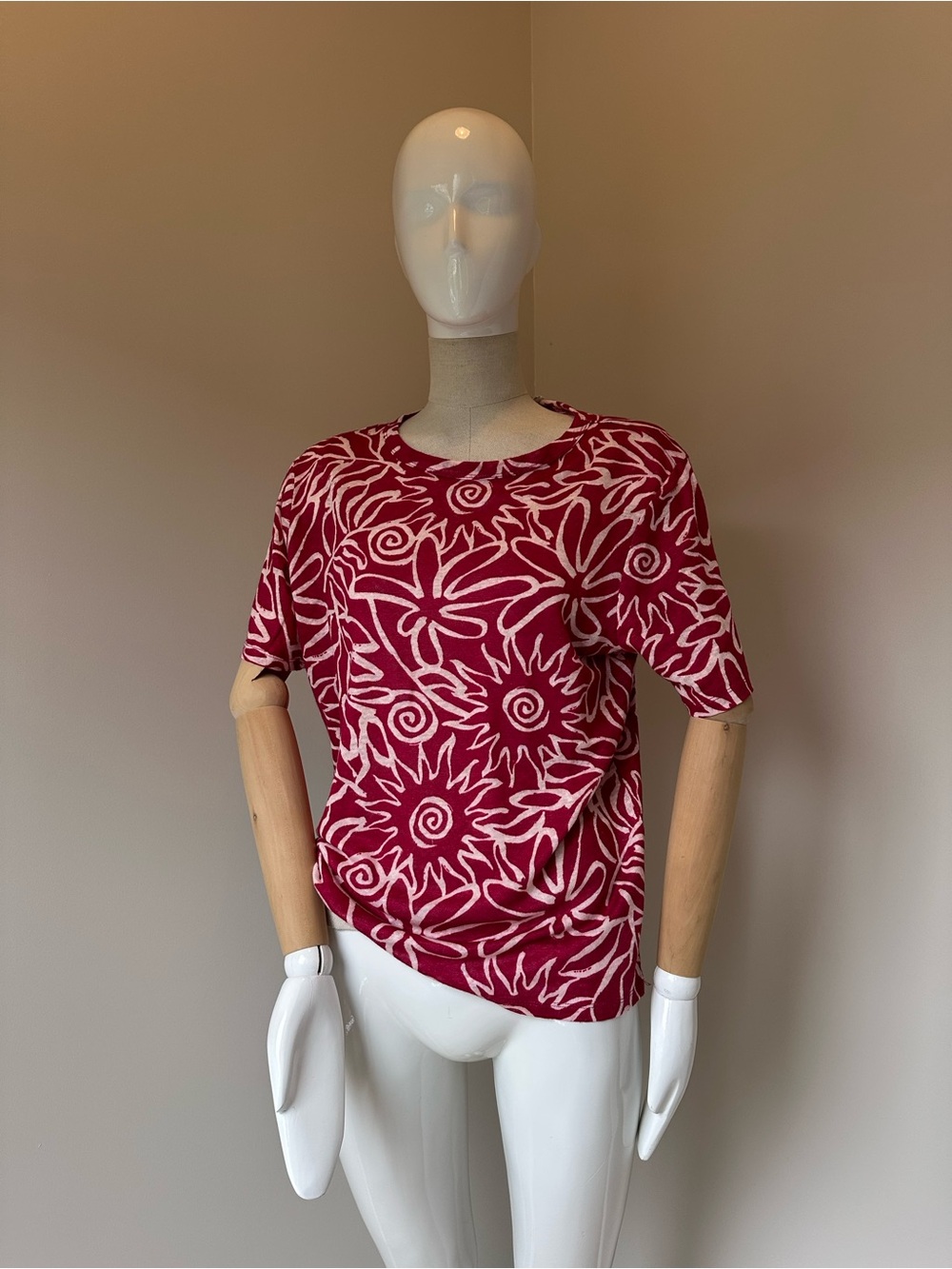 NEW Simons T-shirt women’s